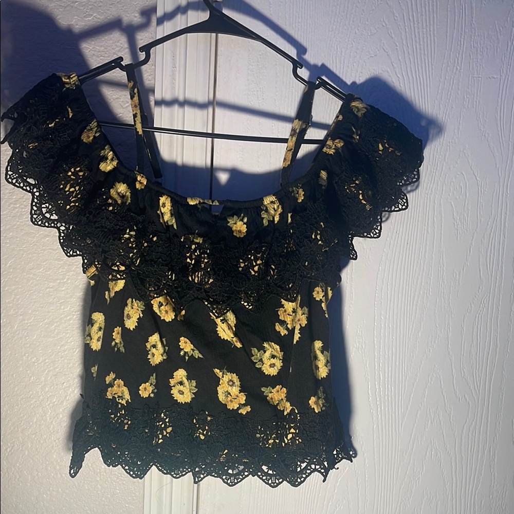 NOBO Black and Yellow Puff Sleeve Blouse